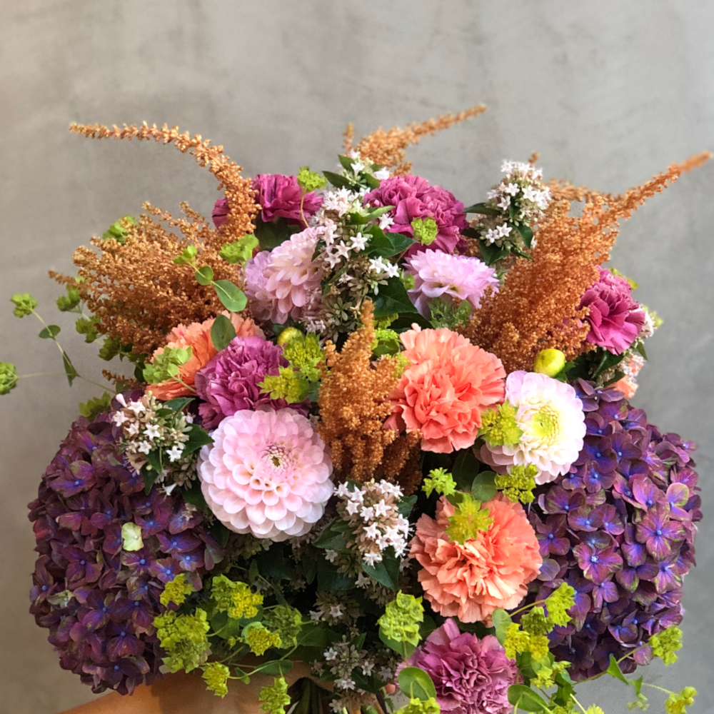 Bouquet con dahlie, ortensie, amaranto Bouquet con dahlie, ortensie, amaranto